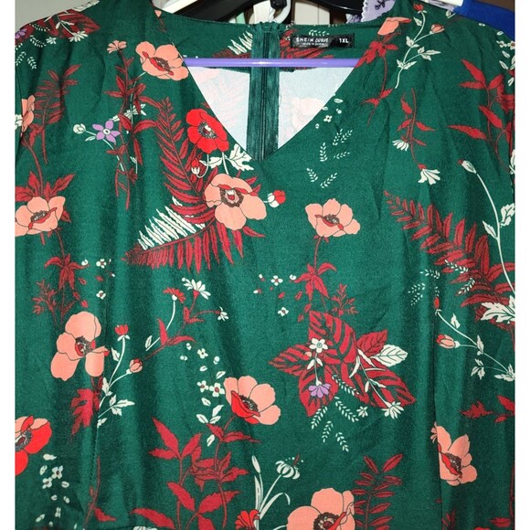 Women's Green Floral Jumpsuit from Shein Curve - Picture 4 of 5